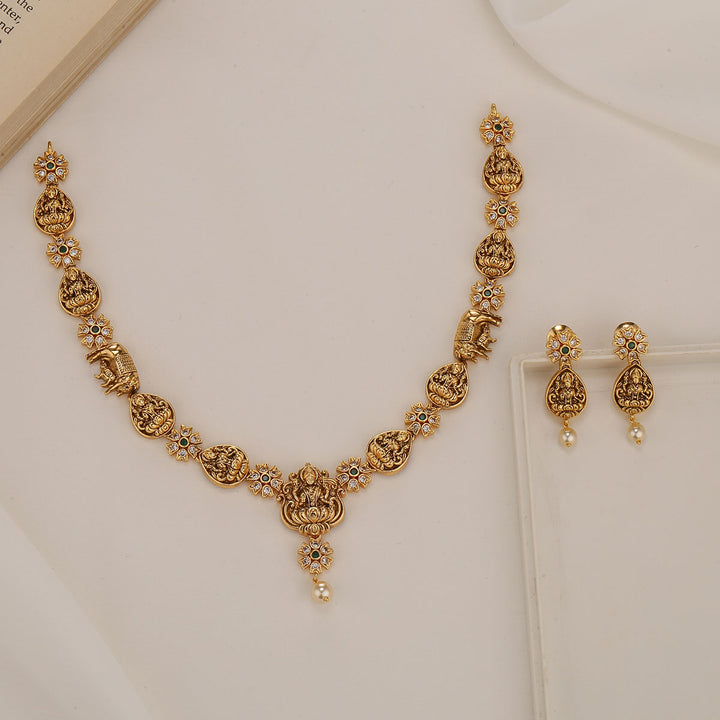 Jahvika Nagas Short Necklace Set