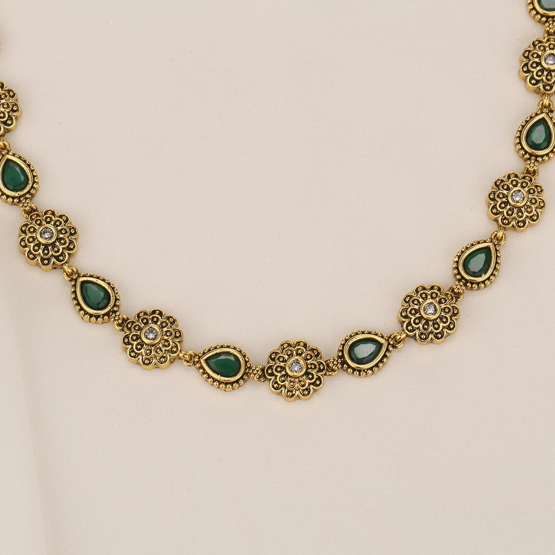 Iraaya Short Necklace