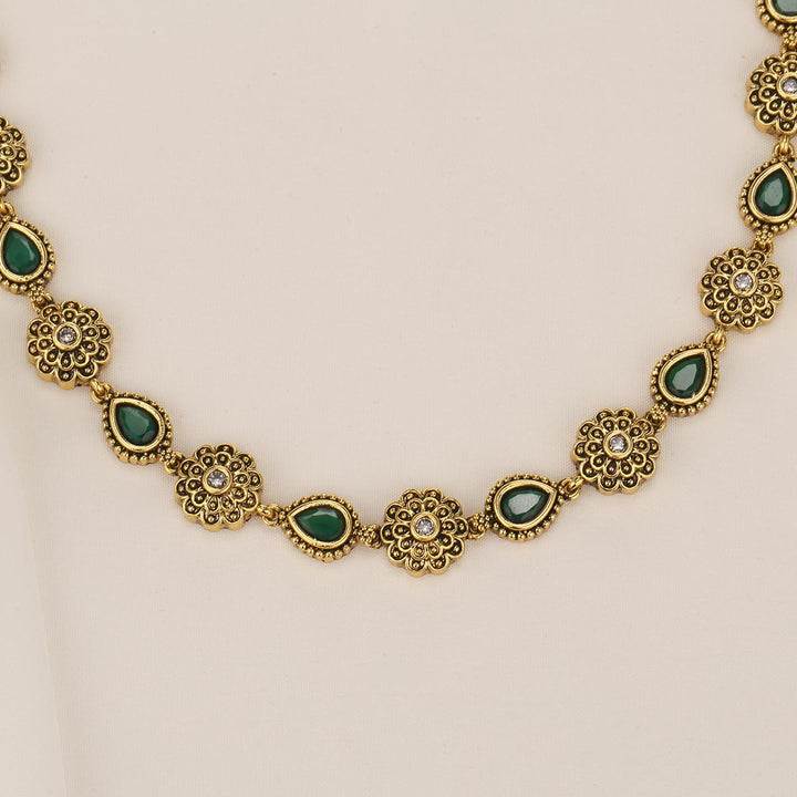 Iraaya Short Necklace