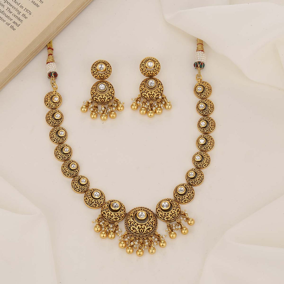 Vithusha Nagas Short Necklace Set
