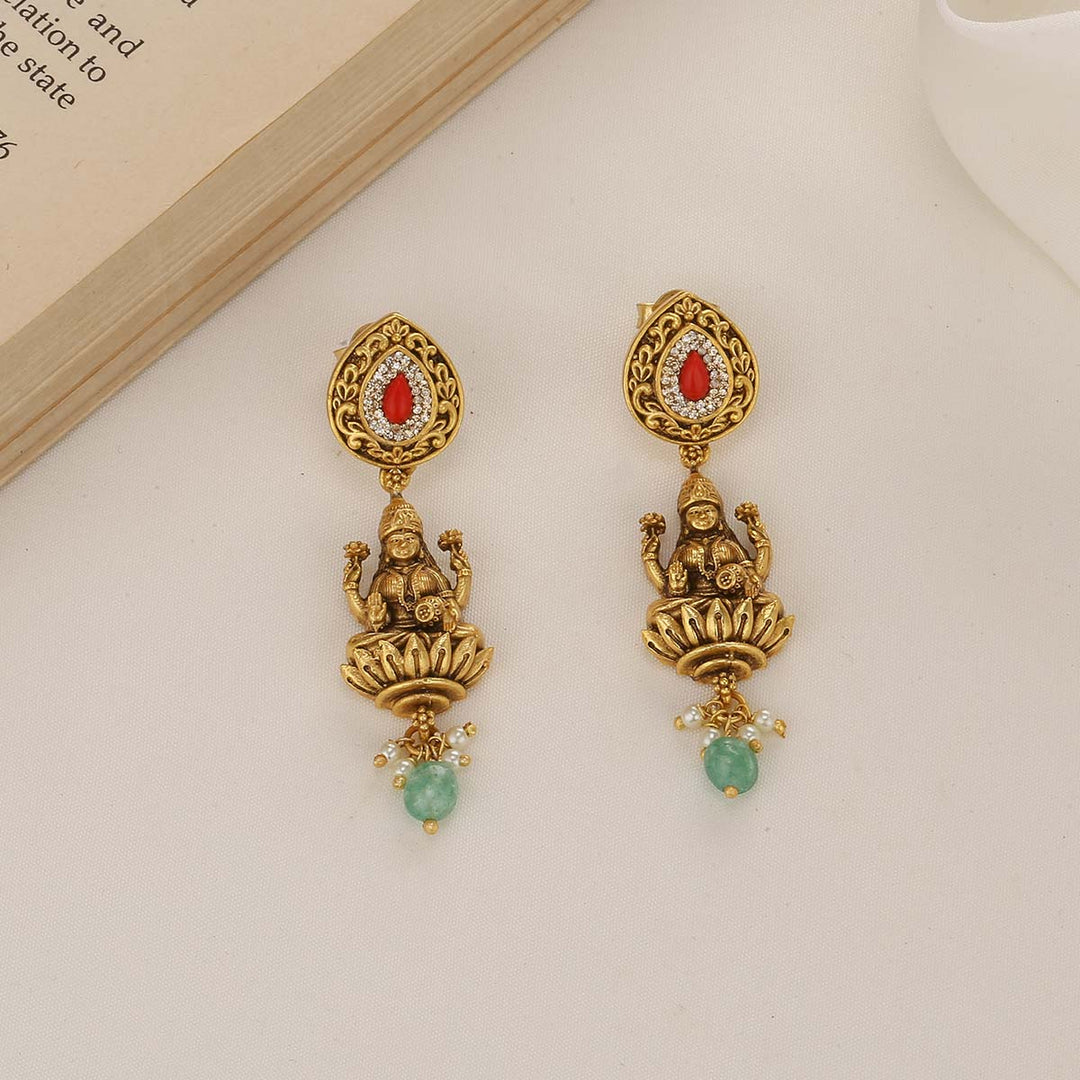 Gleaming Nagas Short Necklace Set