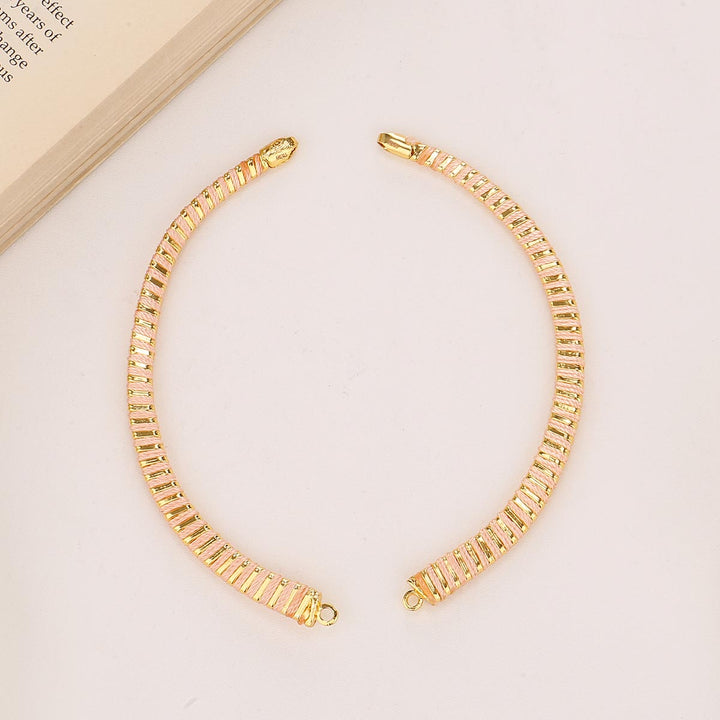 Trendy Look Short Necklace