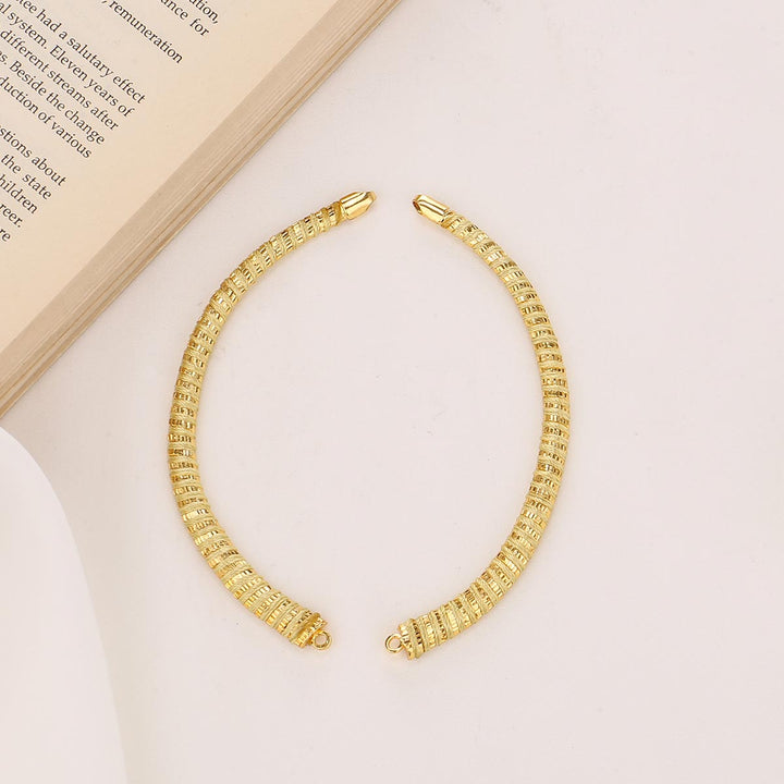 Trendy Look Short Necklace