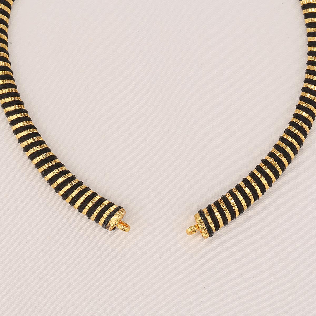 Trendy Look Short Necklace