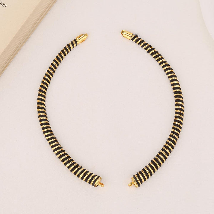 Trendy Look Short Necklace