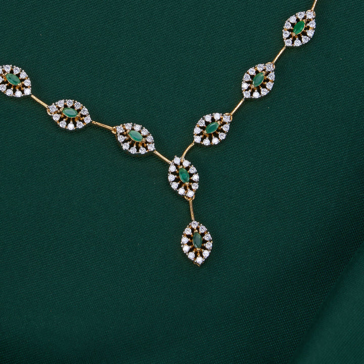 Catchy Avikam Short Necklace Set