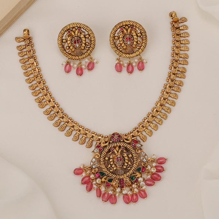 Classy Short Necklace Set