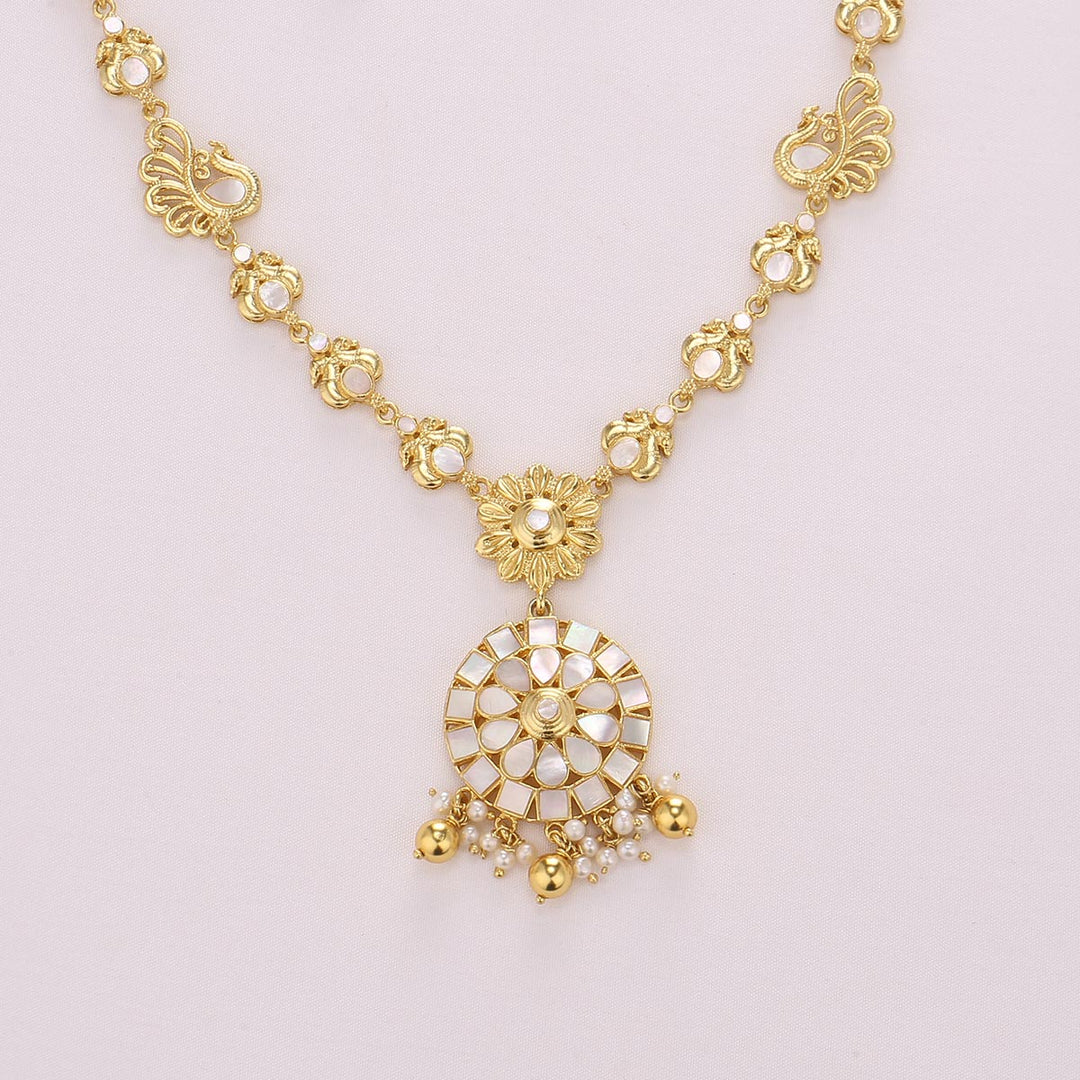Aninya Kundan Short Necklace Set