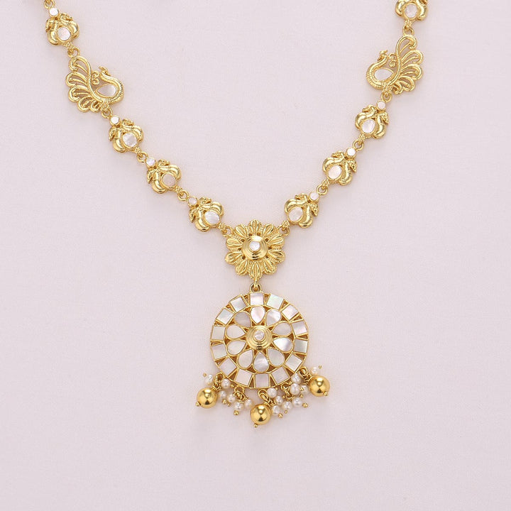 Aninya Kundan Short Necklace Set