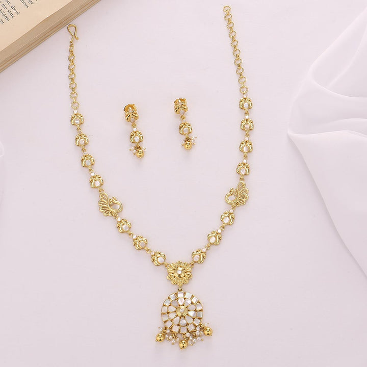 Aninya Kundan Short Necklace Set