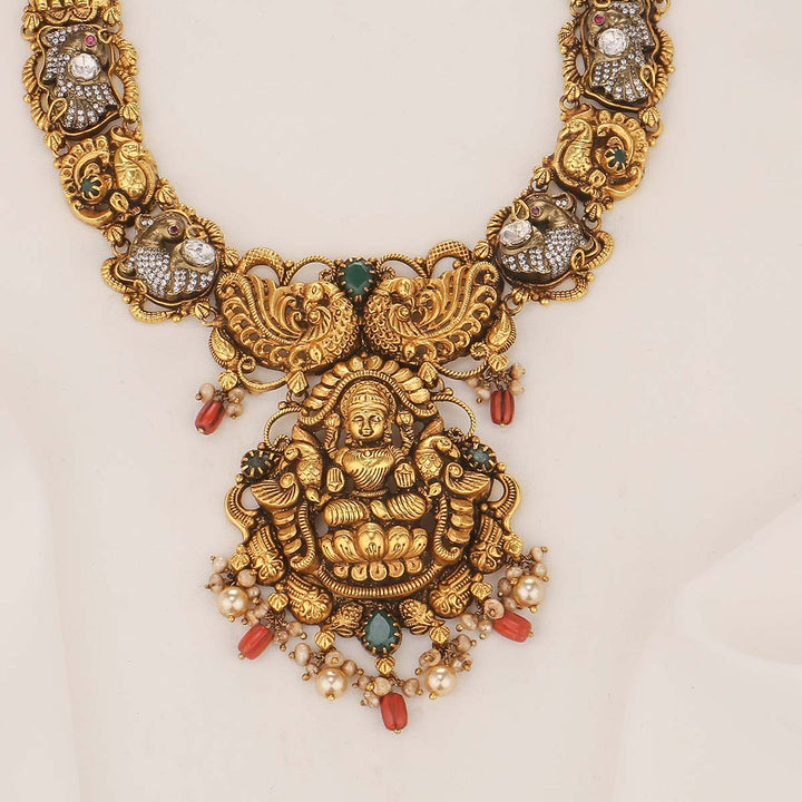 Avanthika Nagas Short Necklace