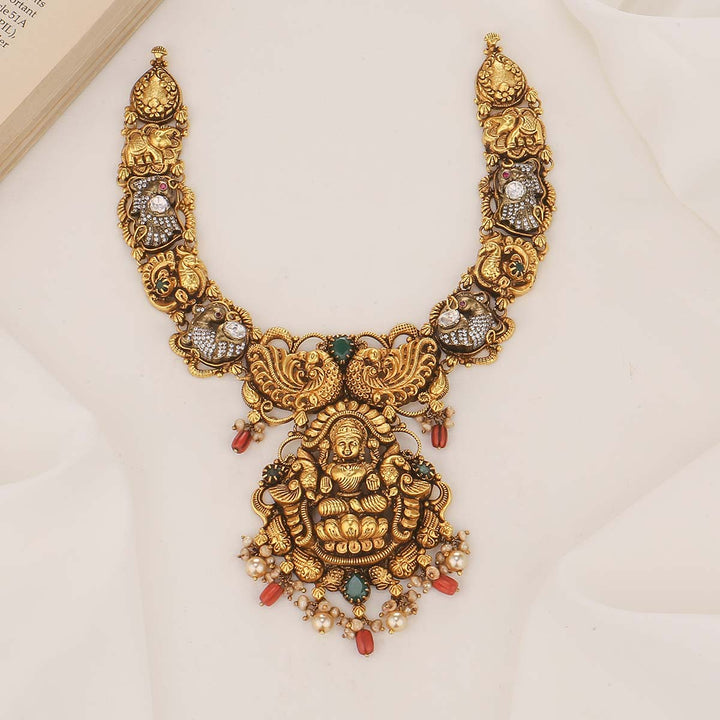 Avanthika Nagas Short Necklace