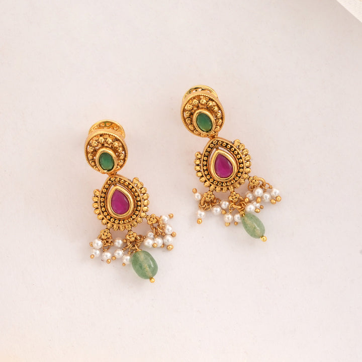 Aashini Short Necklace Set