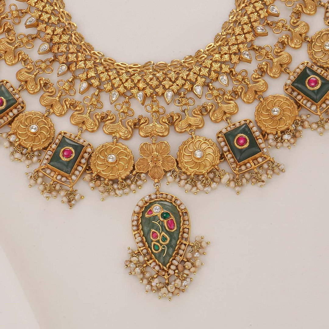 Lovely Short Necklace Set