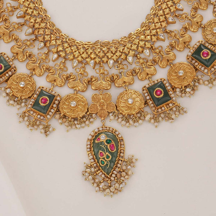 Lovely Short Necklace Set