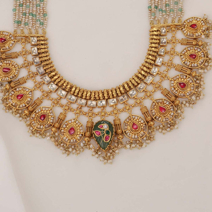 Pretty Short Necklace Set