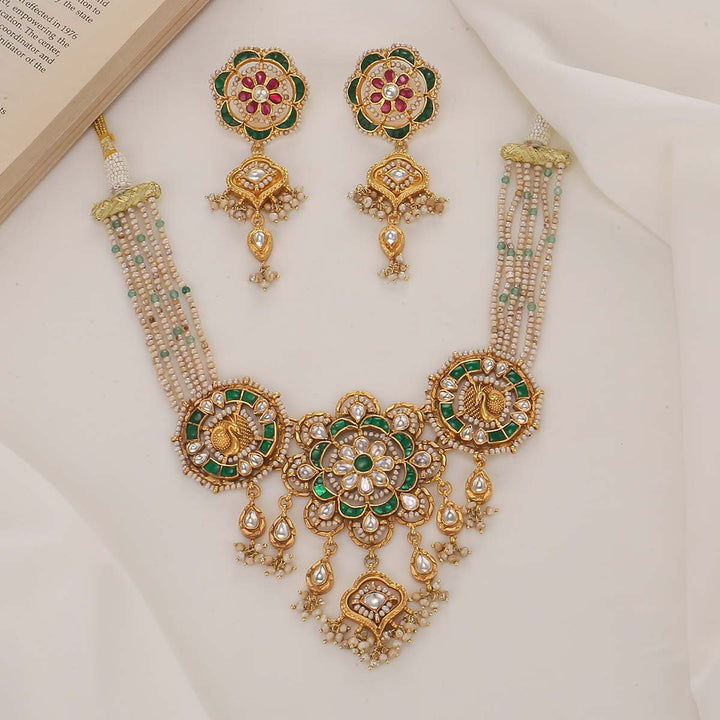 Grandeur Short Necklace Set