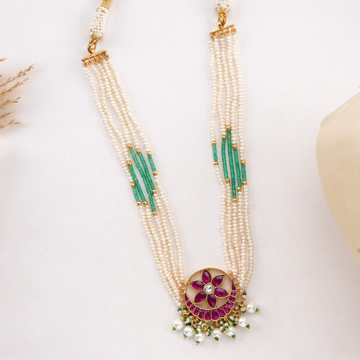 Jashvi Kundan Short Necklace