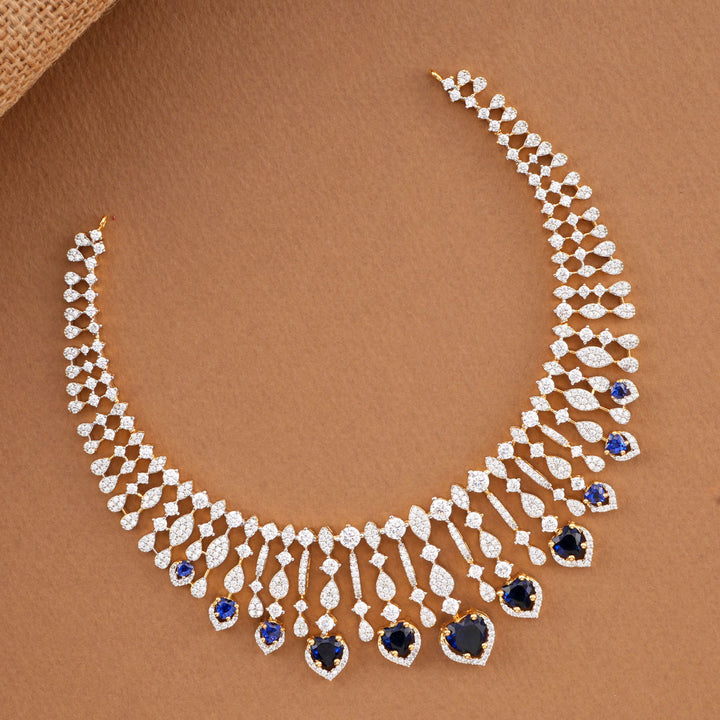 Facinate Avikam Short Necklace Set