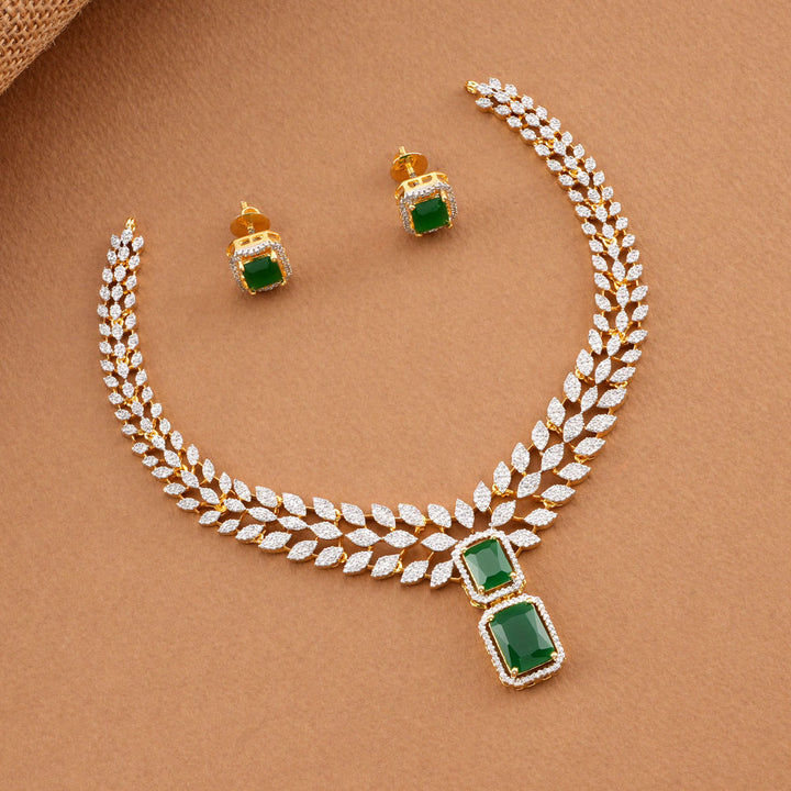 Stylish Avikam Short Necklace Set