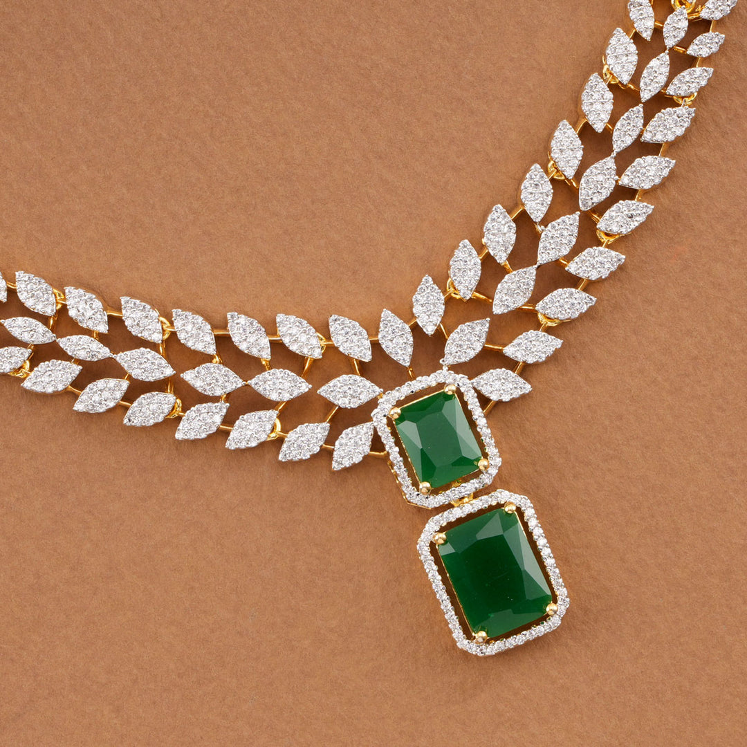 Stylish Avikam Short Necklace Set