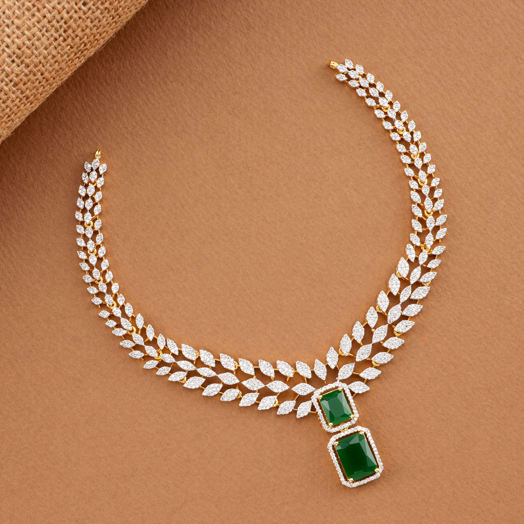 Stylish Avikam Short Necklace Set