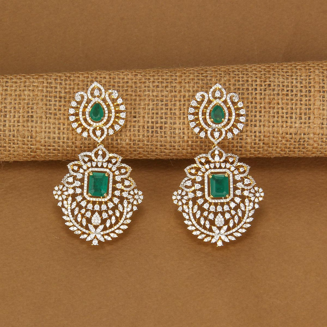 Gleaming Charm Short Necklace Set