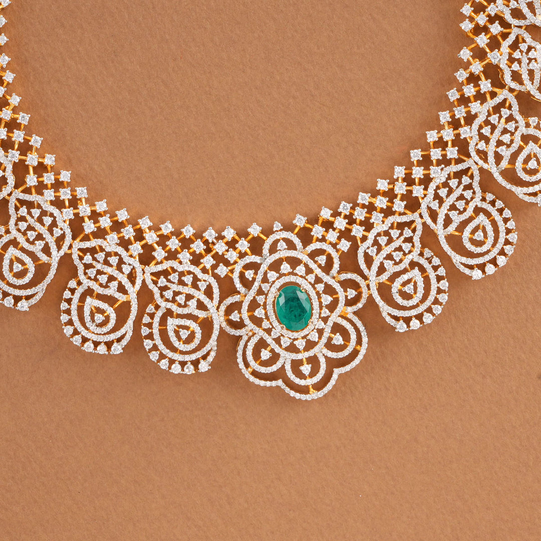 Shinning Diamond Design Short Necklace