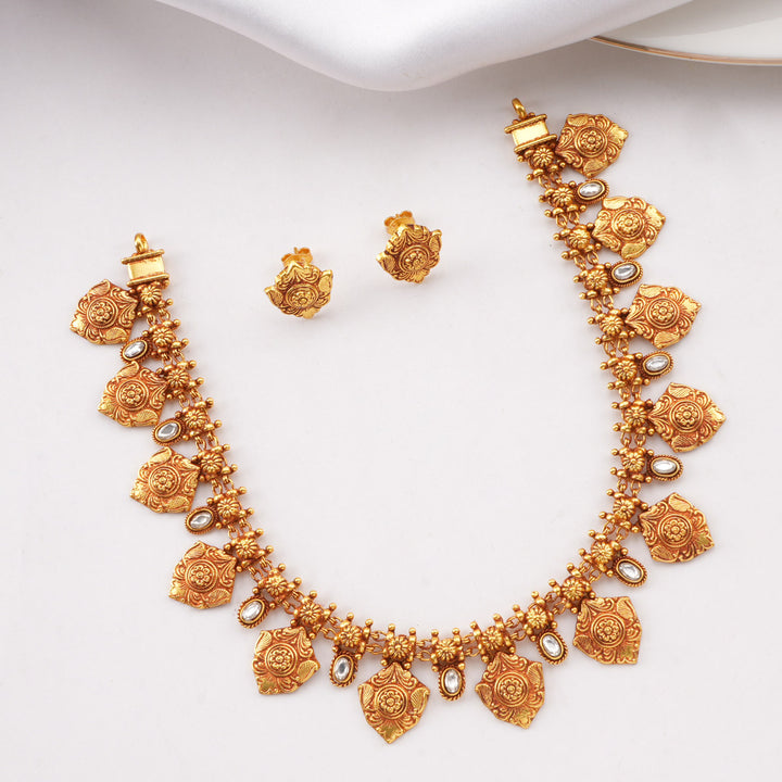 Elegance Short Necklace Set