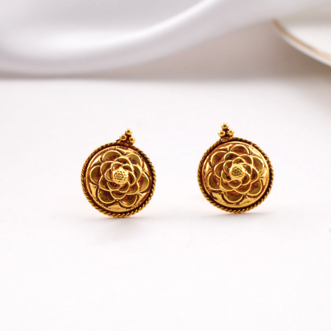 Ishanya Short Necklace Set