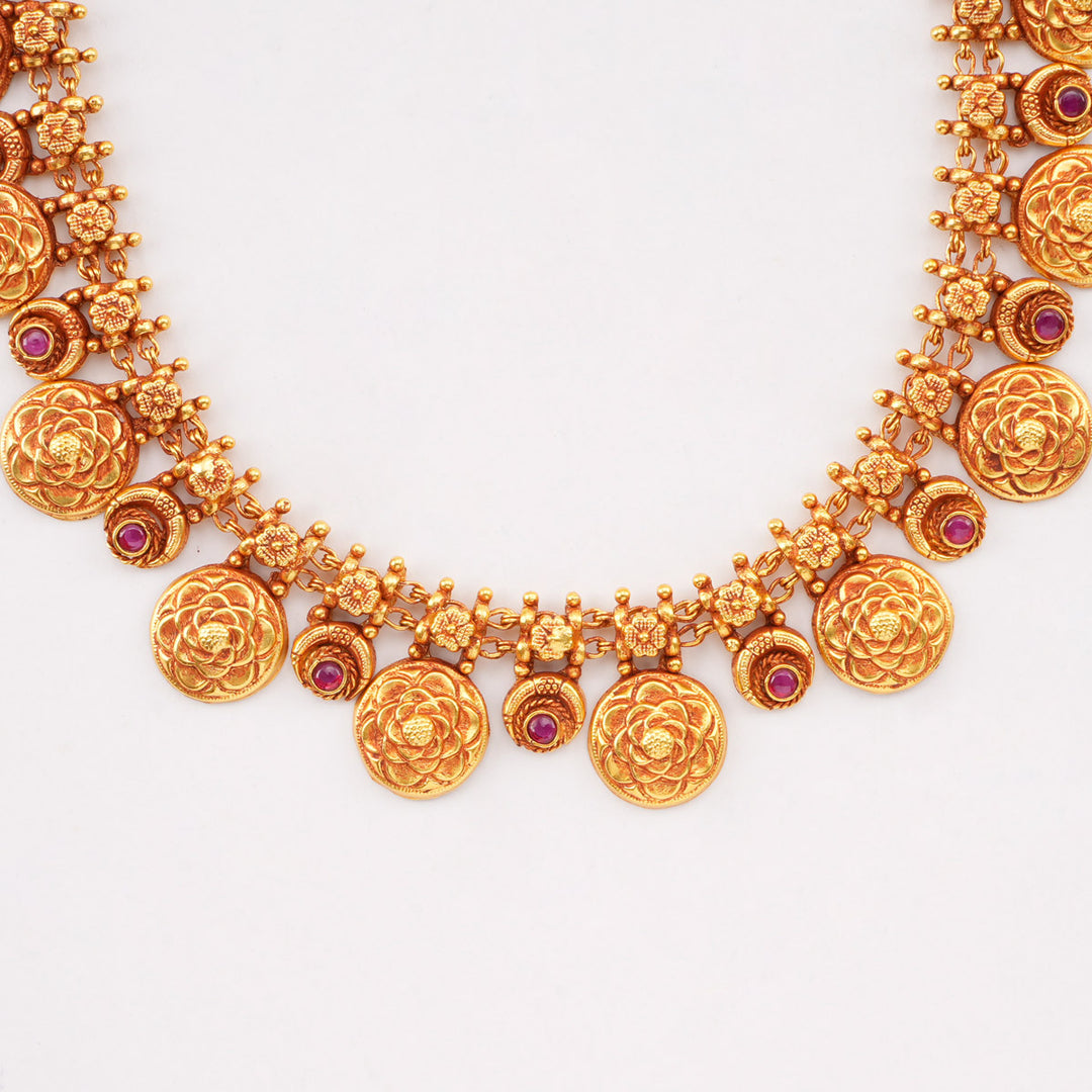 Ishanya Short Necklace Set