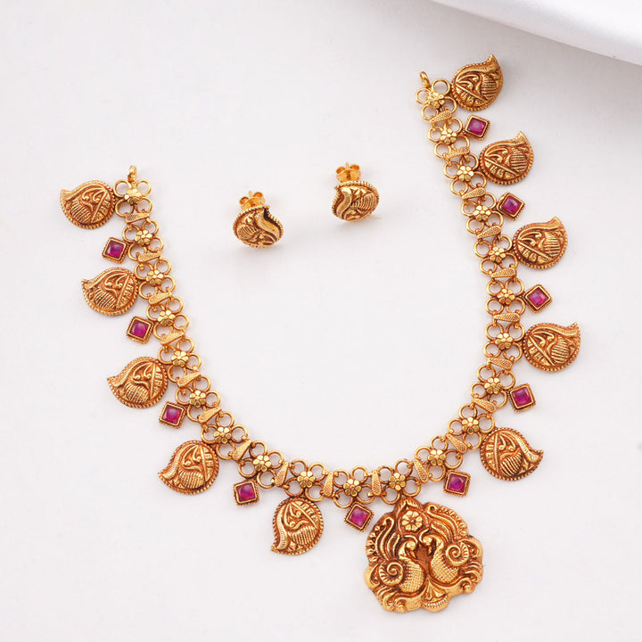 Pranavi Short Necklace Set