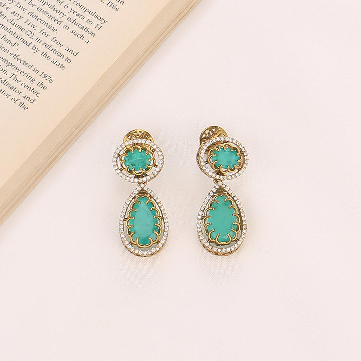 Attractive Victorian Short Necklace Set