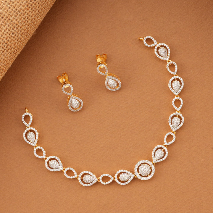Janani Avikam Short Necklace Set
