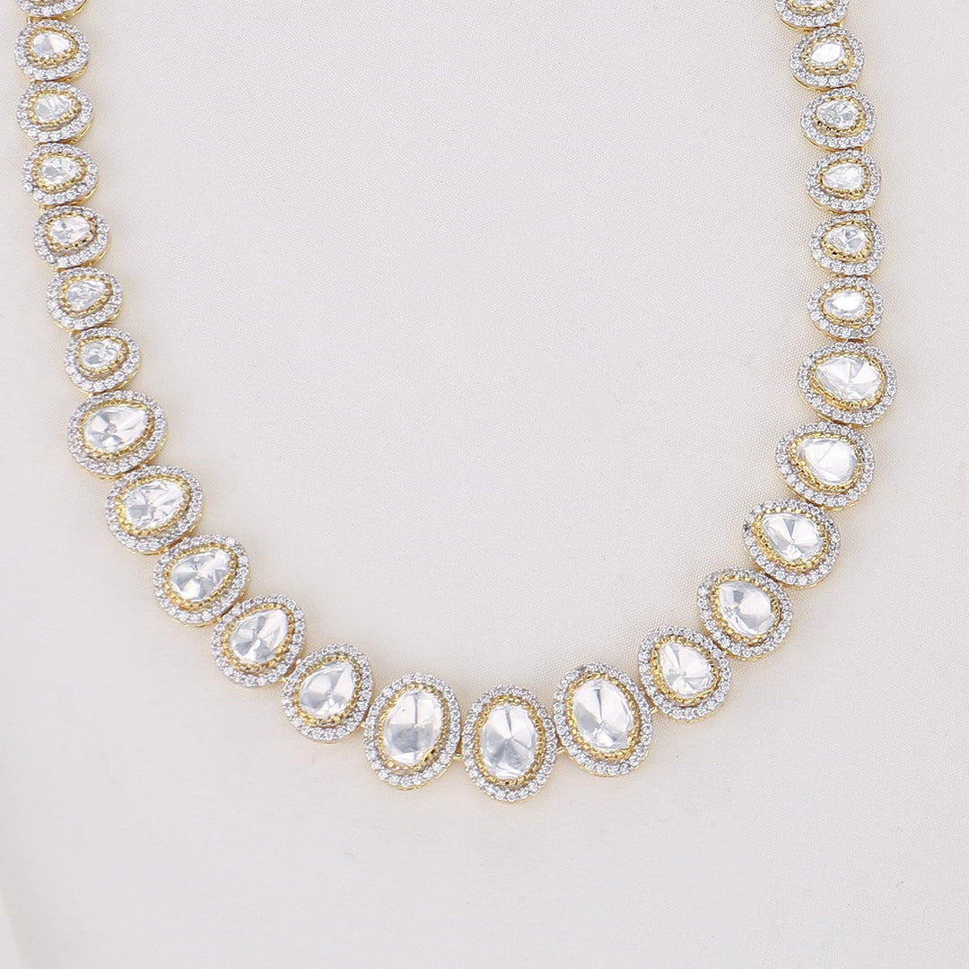 Glittering Short Necklace