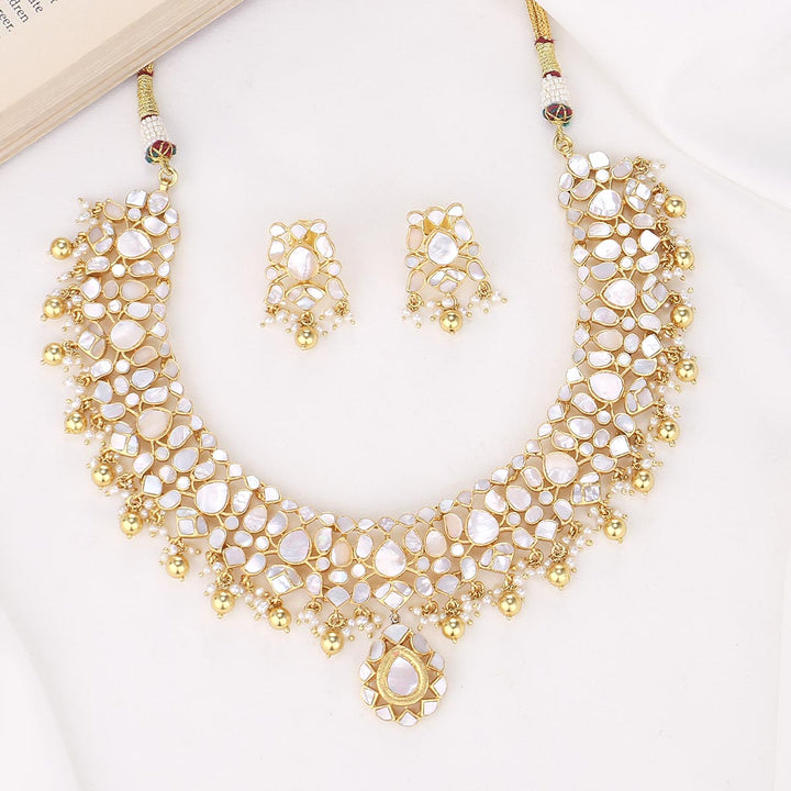 Gleaming Kundan Short Necklace Set