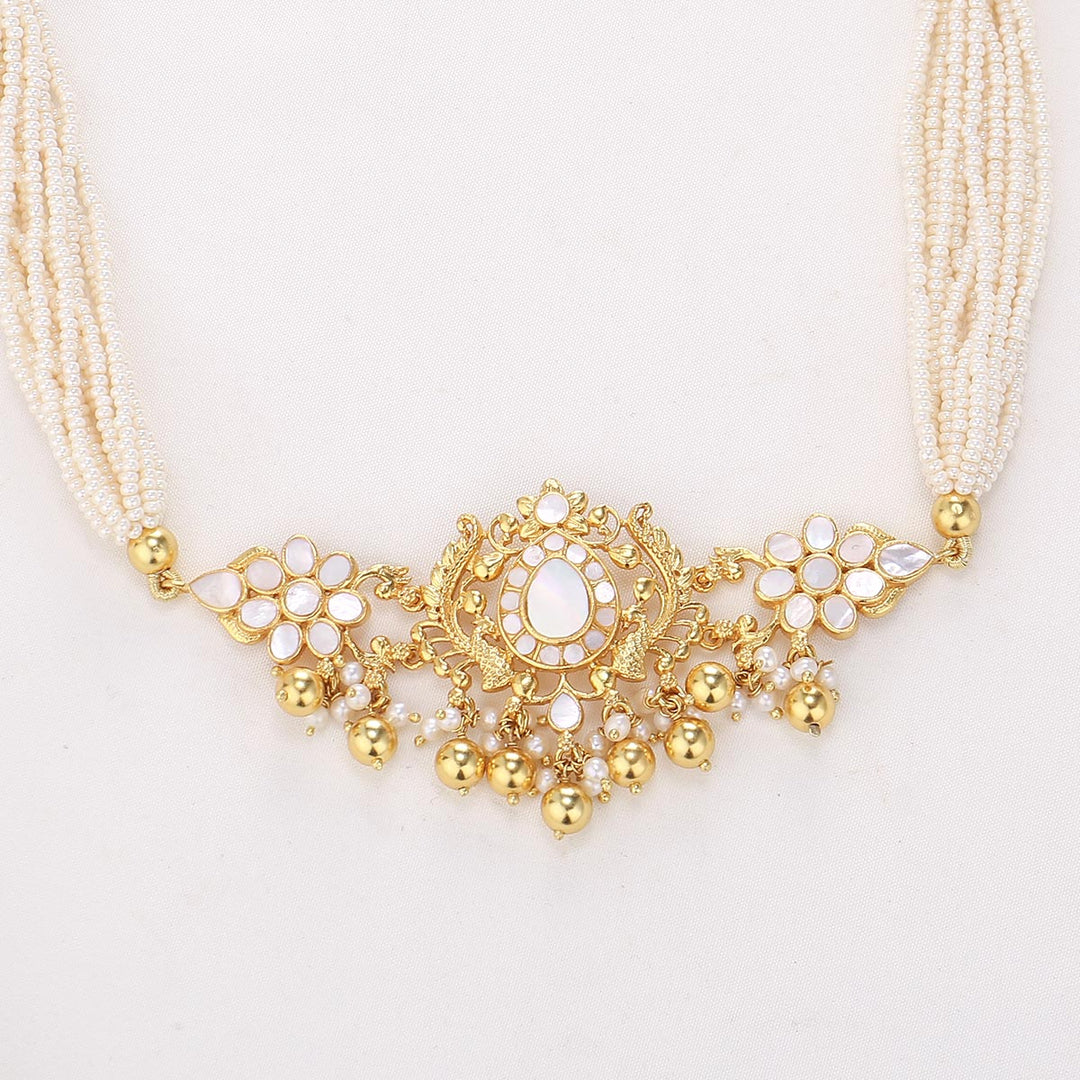 Anusha Kundan Short Necklace Set
