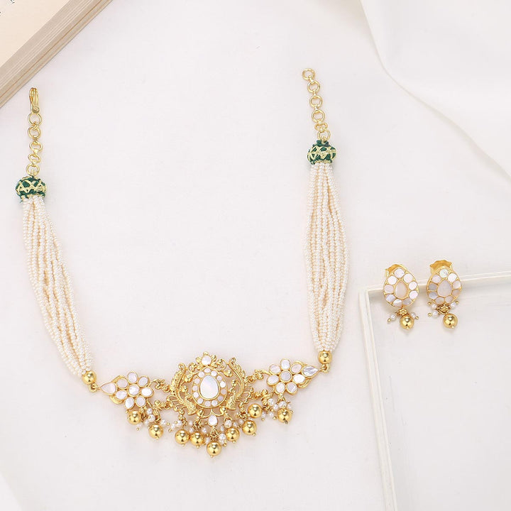 Anusha Kundan Short Necklace Set
