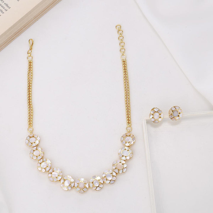 Vikitha Kundan Short Necklace Set