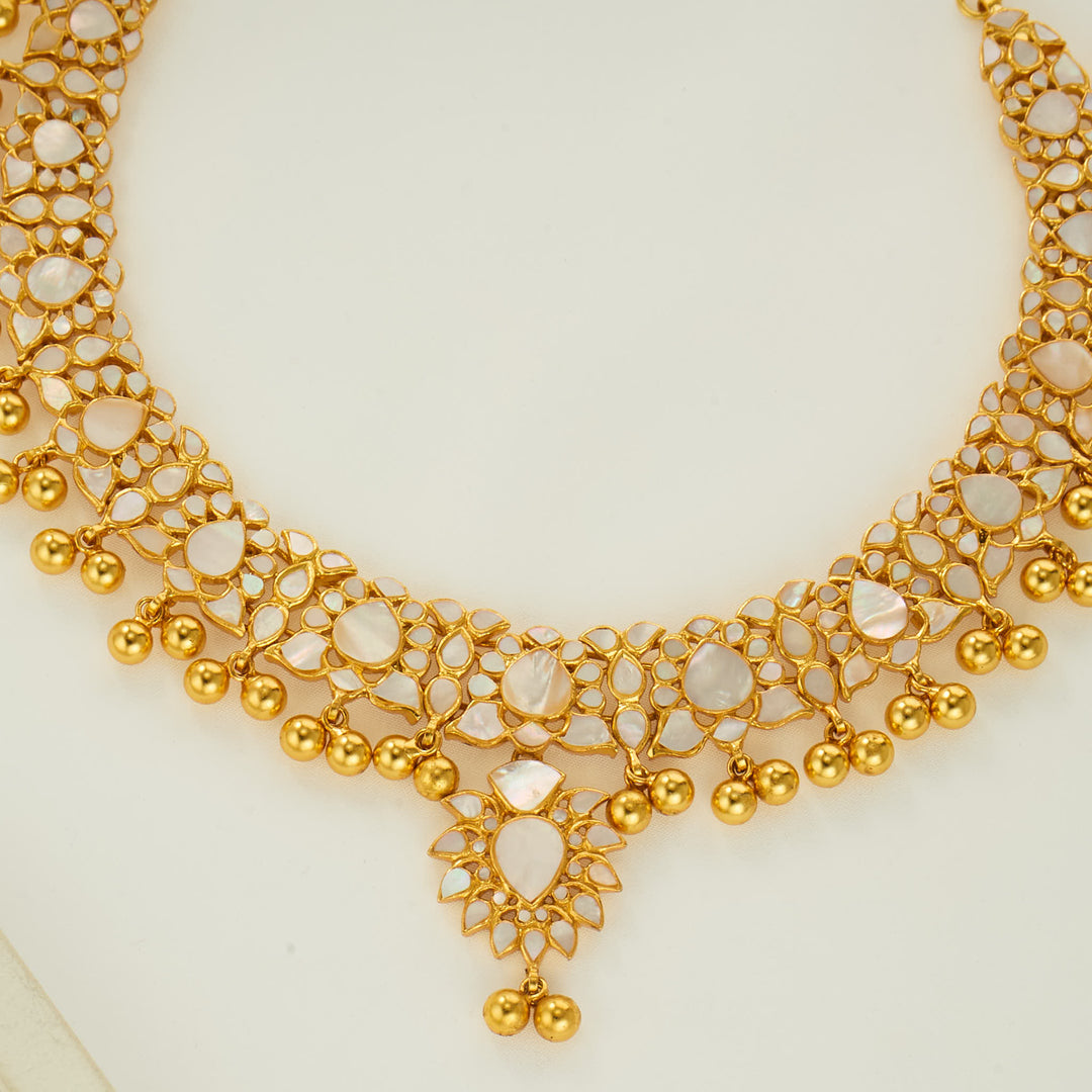 Charming Kundan Short Necklace Set