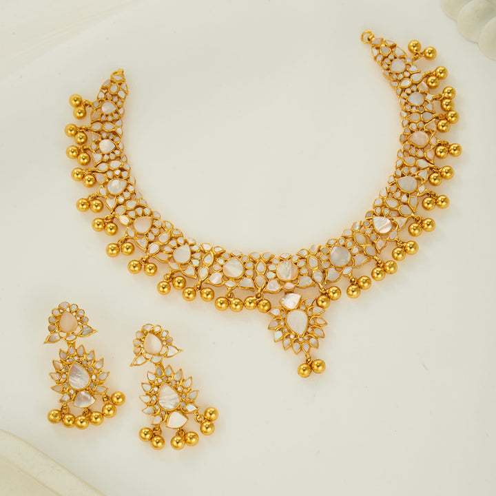 Charming Kundan Short Necklace Set