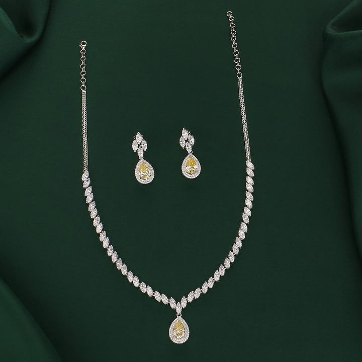 Glitz Short Necklace Set