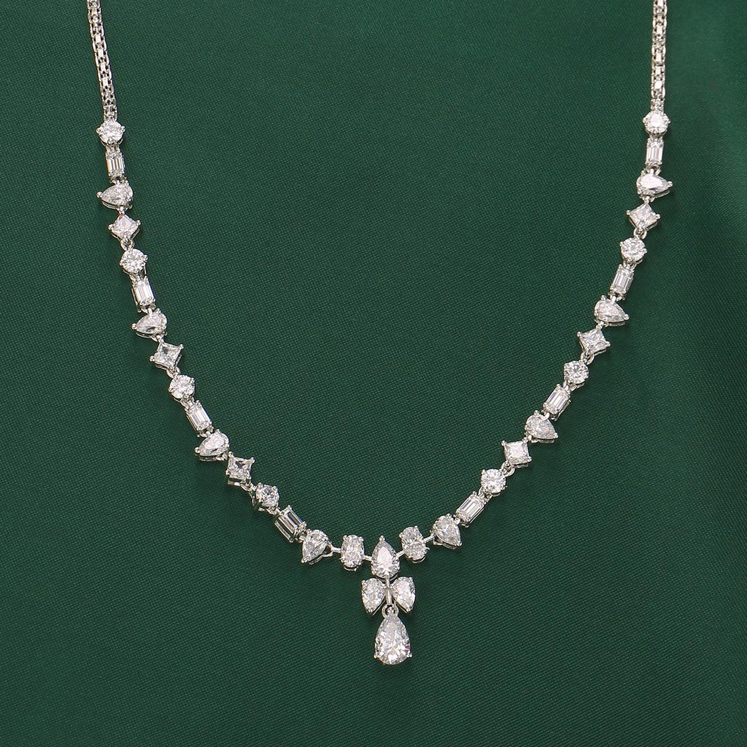 Vinishasri Short Necklace Set