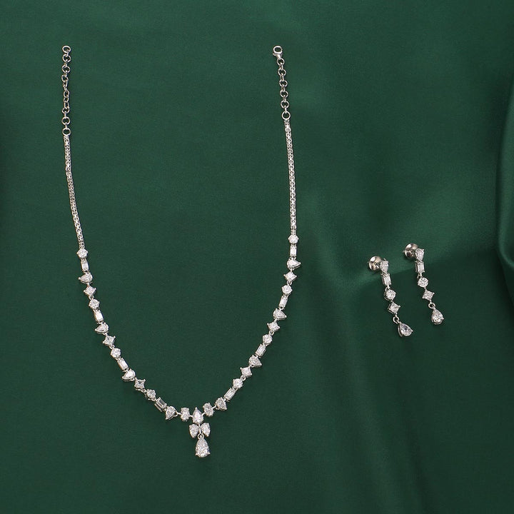 Vinishasri Short Necklace Set