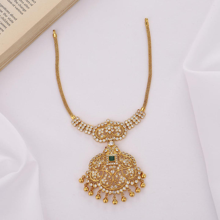 Vedhika Short Necklace