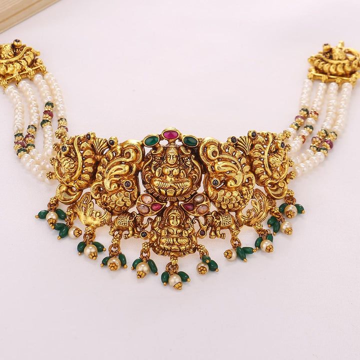 Sherina Nagas Choker