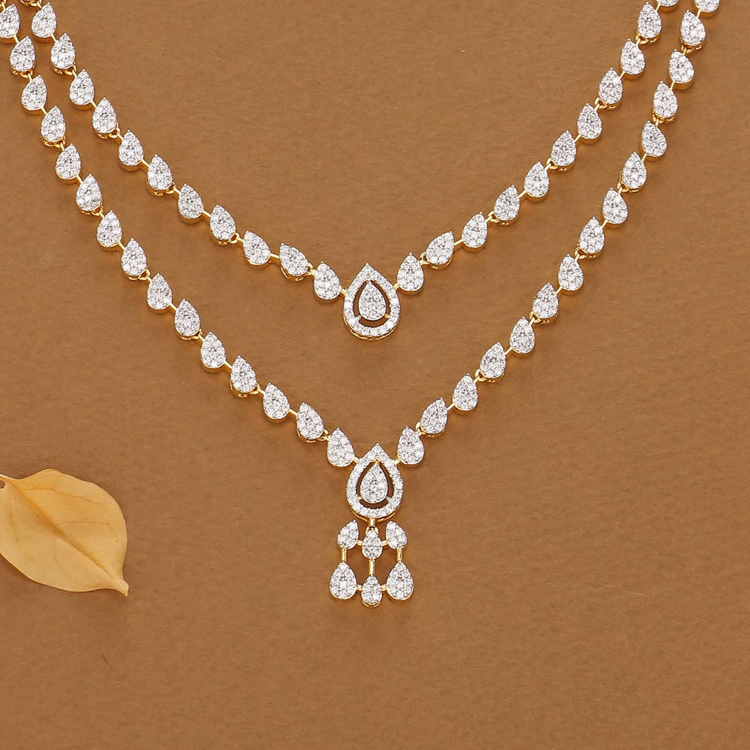 Layer Charm Avikam Short Necklace Set