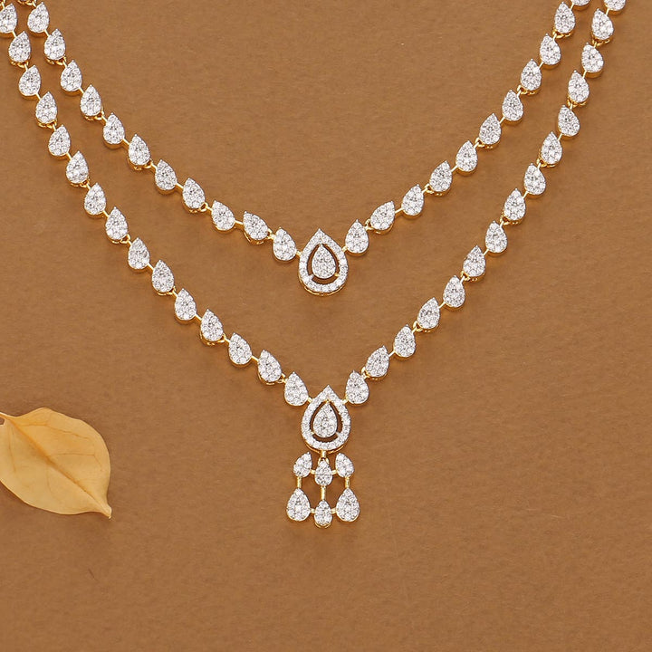 Layer Charm Avikam Short Necklace Set