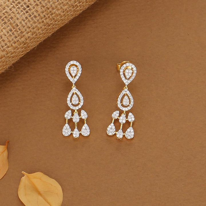 Layer Charm Avikam Short Necklace Set