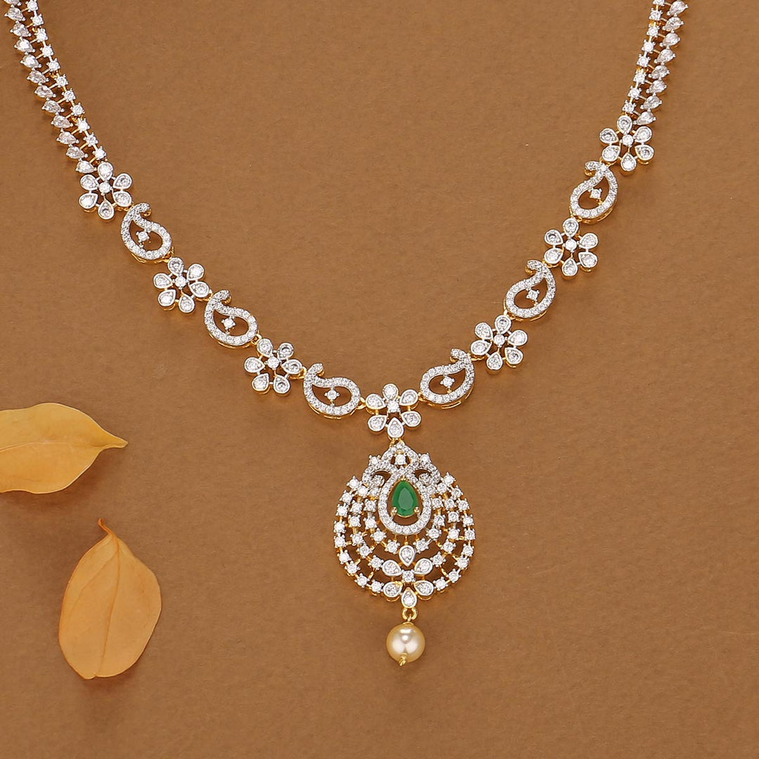 Yunisha Avikam Short Necklace Set